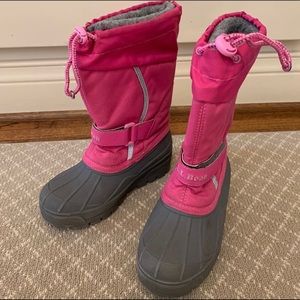 L.L Bean pink northwoods snow boots. Is good shape.